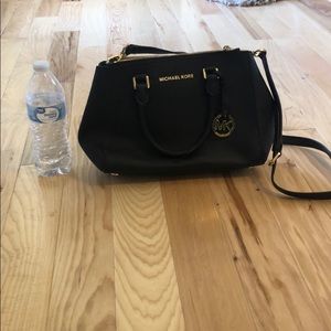 Michael kors black saffiano leather purse